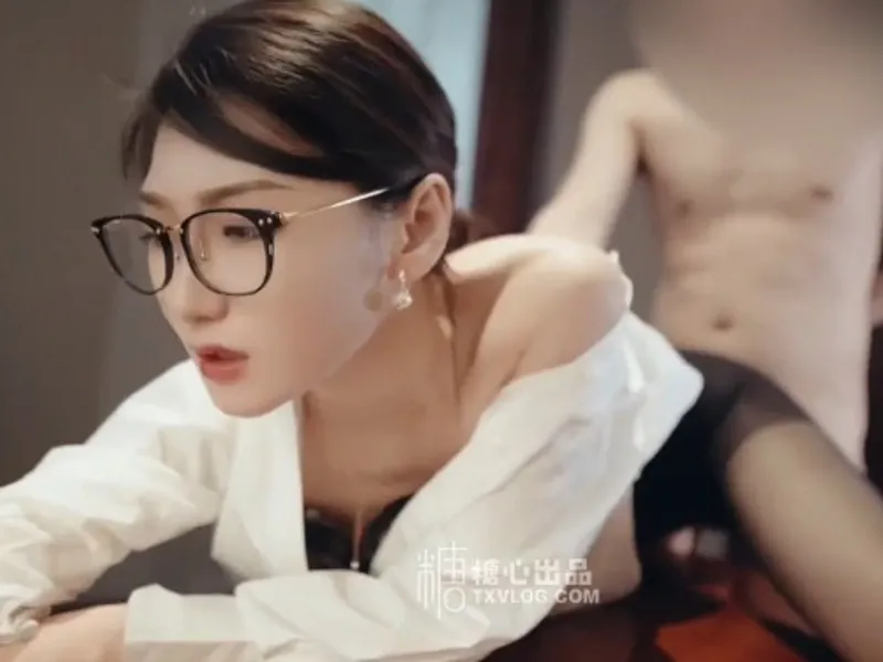 Vào phòng riêng được tiền bối nữ dam dang mút thằng nhỏ cho