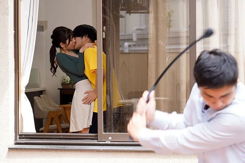 Gã chồng mãi mê với công việc, vợ yêu nảy sinh tình cảm với em chồng yêu vì cô đơn