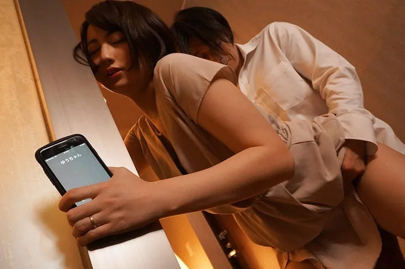 Người vợ đi họp lớp rồi xxx với nyc mặc cho anh xã ở nhà chờ