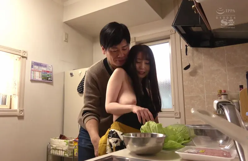 Nghi ngờ vợ lén lút, anh xã lén lắp camera và chứng kiến tất cả